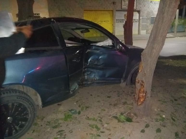 El reporte sobre el accidente se recibió en el sistema estatal de emergencias 911 en punto de la 1:20 de la madrugada de este lunes. (EL SIGLO DE TORREÓN)