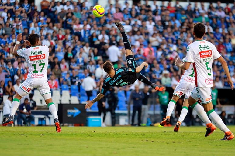 Everaldo Stum, del Querétaro, anotó el de su equipo (Jam Media)