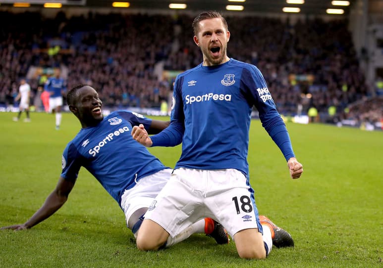 El islandés se lesionó la rodilla derecha el fin de semana cuando enfrentaron al Brighton. (ARCHIVO)