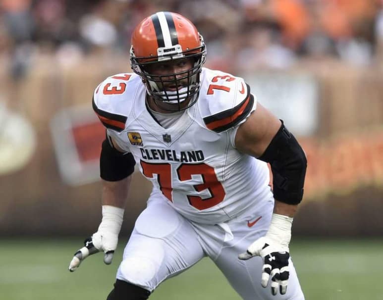 Las 11 campañas de Joe Thomas las jugó con los Browns de Cleveland. (Archivo)