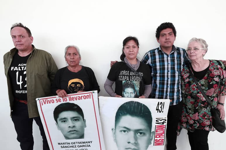 Tristeza. El Paso de la Tortuga, el cual habla de la desaparición de 43 normalistas de Ayotzinapa, se presentó en el Festival Internacional de Cine de Guadalajara. (EL UNIVERSAL)