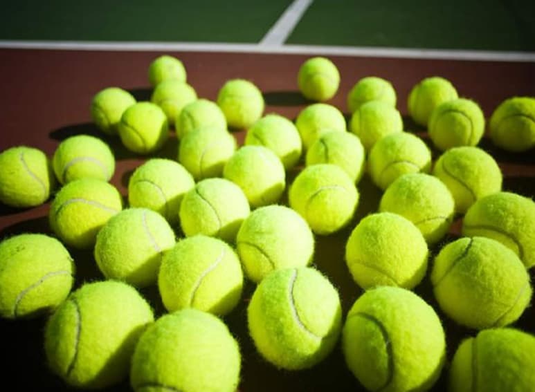 Roger Federer, tenista profesional, dio su opinión y dijo: amarillas. (INTERNET)
