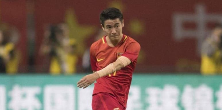 Algunos jugadores de la selección china taparon sus tatuajes con cintas o muñequeras color carne. (Especial)