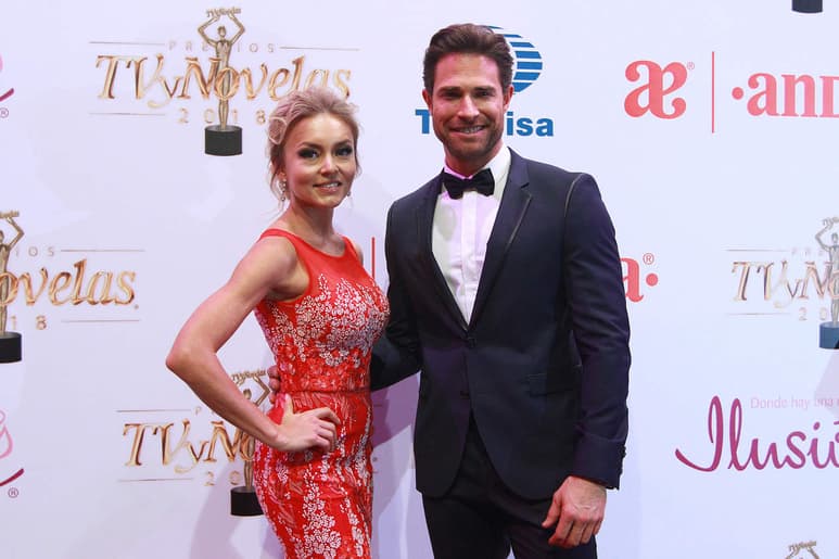 Los actores en la alfombra roja de la XXXVI entrega de los Premios TVyNovelas. (NOTIMEX)