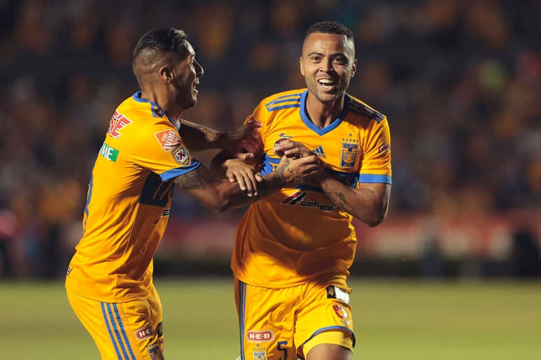 El brasileño Rafael Carioca marcó un golazo ante León, en la victoria 4-1 de Tigres. (Jam Media)