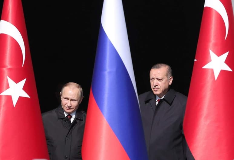 Los presidentes de Rusia, Vladímir Putin, y de Turquía, Recep Tayyip Erdogan, asistieron hoy a la ceremonia de inauguración oficial de las obras de la primera central nuclear turca, que se prevé que entre en funcionamiento a partir de 2023. (EFE)