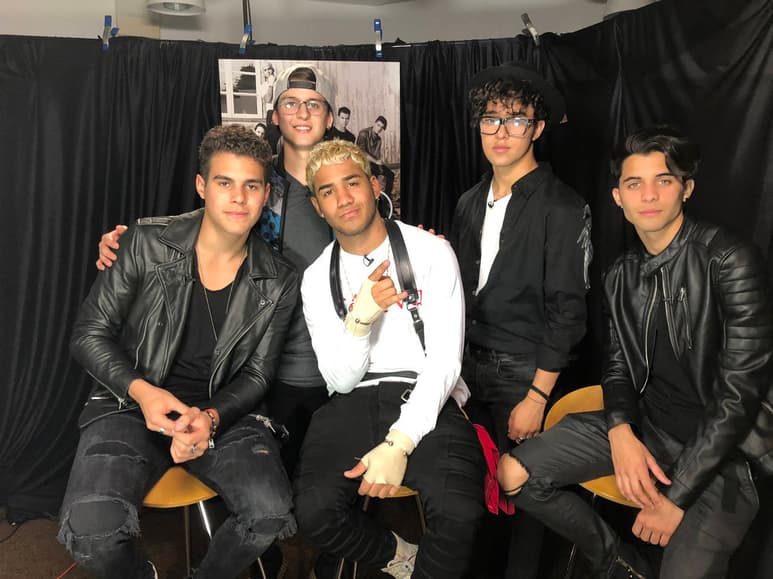 Estreno. El grupo CNCO lanzó el sencillo y video musical de Solo yo; tuvieron la oportunidad de trabajar mano a mano con el equipo de Icon Music.