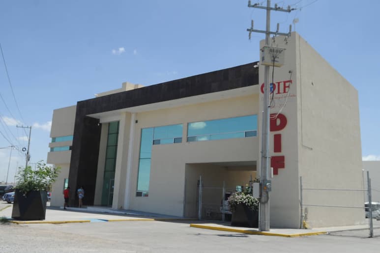Asistencia. Familias acuden a las pláticas de valores en Gómez Palacio. (EL SIGLO DE TORREÓN)