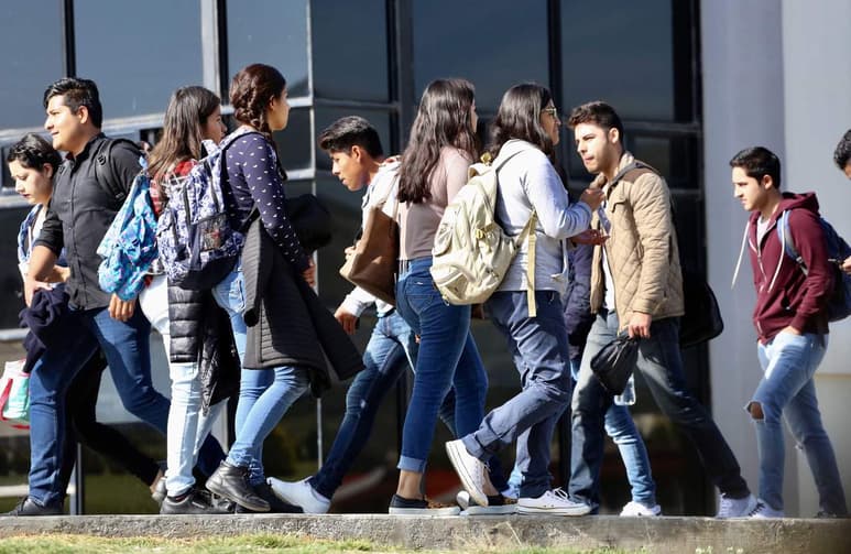 El voto de los jóvenes pertenecientes a la generación millennial, que nacieron entre 1980 y 2000, será decisivo en estas elecciones, por su peso en números, ya que representan 40% del padrón electoral y cerca de 34 millones de votantes. (ARCHIVO)