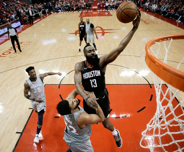 Los Rockets fueron muy superiores a Minnesota y los vencieron 102-82 para tomar ventaja de dos juegos. Rockets apalea y toma ventaja de dos partidos