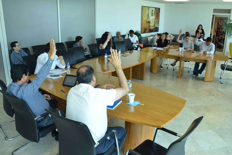Unanimidad. Todos los regidores de la Comisión de Hacienda votaron para que se otorguen descuentos en multas y recargos a quienes son incumplidos en el pago del Impuesto Predial. (FERNANDO COMPEÁN)