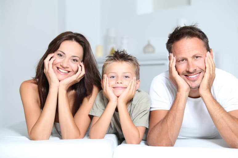 Es importante que los padres rompan esquemas respecto a la forma de crianza de sus hijos y se sumen a crear un modelo diferente en el que de una forma saludable puedan corregir y mejorar la conducta de los niños. (ARCHIVO)