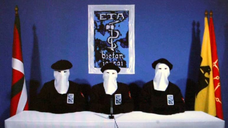 La banda terrorista transmite su decisión de 'dar por terminados su ciclo histórico y su función, dando fin a su recorrido'. (ESPECIAL)