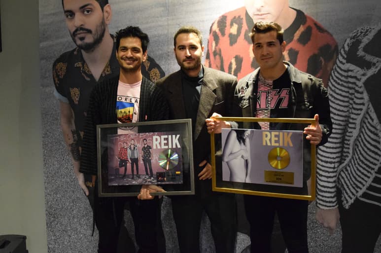 Triunfan. La agrupación recibió Disco de Oro y Platino por las altas ventas del tema Me niego.