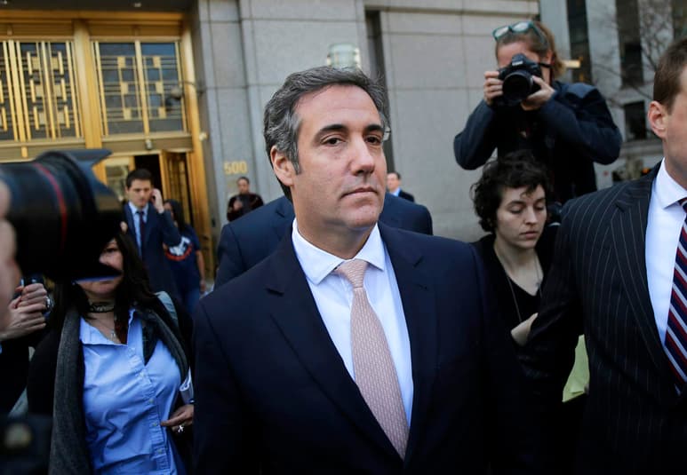 El memo contiene fechas y cantidades específicas, e indica que Viktor Vekselberg, un multimillonario ruso, y su primo hicieron ocho pagos a la compañía de Cohen. (ARCHIVO)