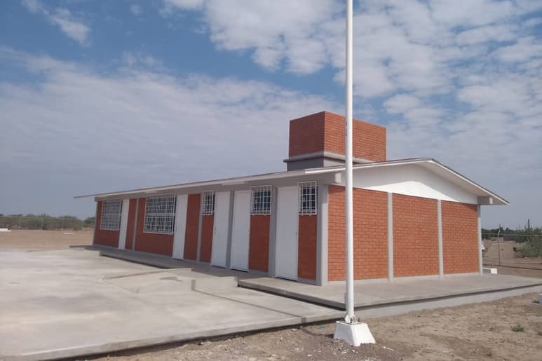 Construcción. El edificio ya está listo desde hace un mes, pero no tiene electricidad, pues falta ampliar la red. (EL SIGLO DE TORREÓN)