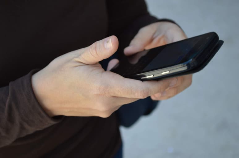 Día Mundial. El 50 por ciento de las viviendas en Coahuila cuentan con acceso a Internet que también usan para sus móviles. (EL SIGLO DE TORREÓN)