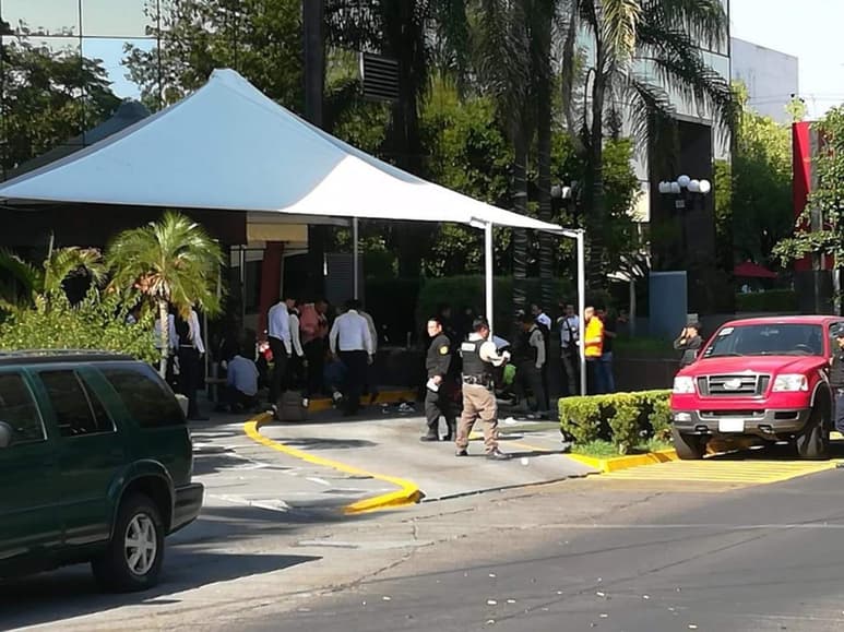 La Fiscalía del estado no ha dado información oficial al respecto, pues tras el atentado se generó una persecución cuyos resultados aún se desconocen. (TWITTER)