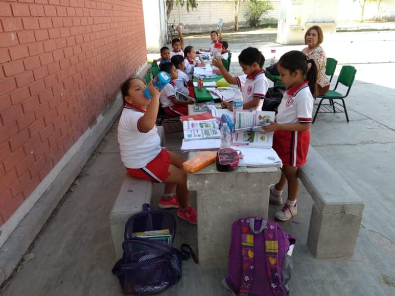 Cuidado. Una de las recomendaciones es resguardar a los alumnos bajo techos estructurales. (EL SIGLO DE TORREÓN/ANGÉLICA SANDOVAL)