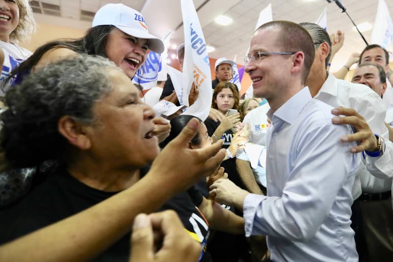 Señala. Ricardo Anaya señaló que a  López Obrador 'se rindió' en la lucha como opositor y decidió pactar con Peña. (EL UNIVERSAL)