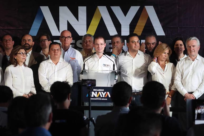Respecto al homicidio de Purón, quien fuera candidato a diputado federal, manifestó que aunque pertenezca a otro partido político, “toda mi solidaridad con su familia, con sus amigos, con sus conocidos”. (EL UNIVERSAL)
