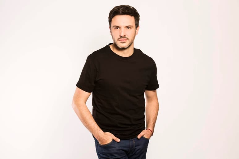 El actor Alejandro de la Madrid se puso en los zapatos de José José para la bioserie del cantante. (ARCHIVO)