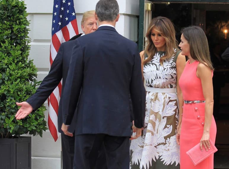 'Una gran visita con el rey y la reina de España hoy en la Casa Blanca. La reina Letizia y yo disfrutamos de un té y tiempo juntas, centrándonos en las formas en las que podemos influir positivamente en los niños', reveló en Twitter la primera dama. (EFE)