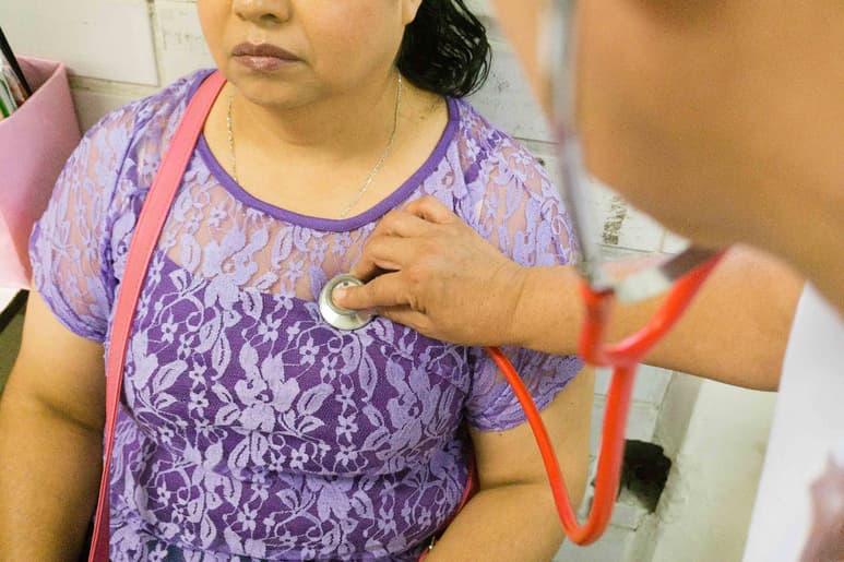 Vigilancia. Hay una estricta vigilancia con los pacientes de tuberculosis, pues se tiene registrados 40 casos en la Jurisdicción VII. (EL SIGLO DE TORREÓN/MARY VÁZQUEZ)