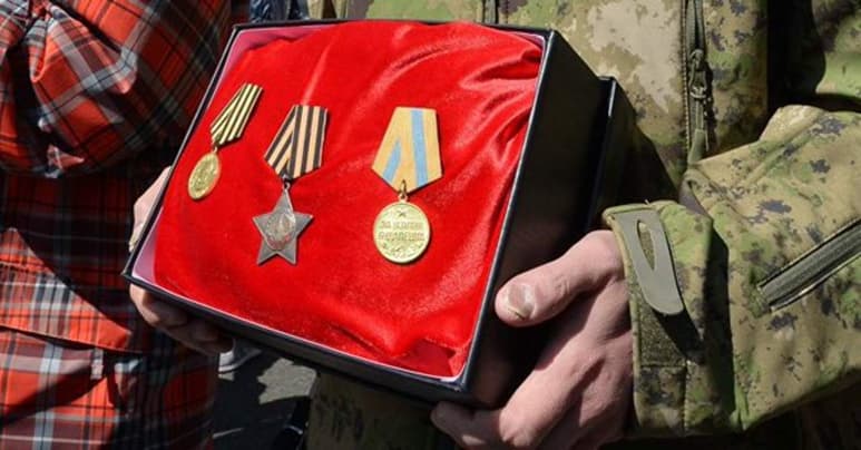 'Se trata de una medalla de la Guerra Patria y la Orden de la Estrella Roja, pertenecientes a Daniil Boiko y a Alexandr Shishánov', señalaron fuentes de la embajada de Rusia en México a la agencia de noticias Sputnik. (ARCHIVO)