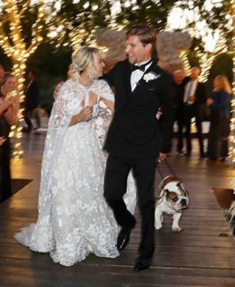 Boda. La actriz Kaley Cuoco contrajo nupcias. (ESPECIAL)