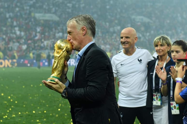 Deschamps fue mediocampista titular en el cuadro galo que logró el primer campeonato mundial para Francia en la justa celebrada en su país en 1998. (Cortesía)