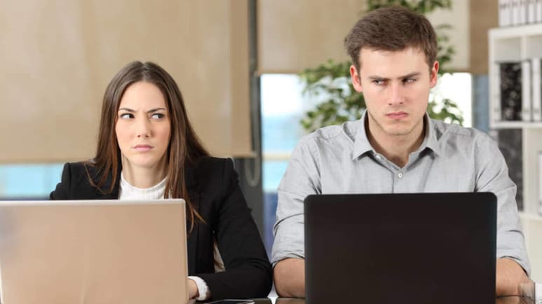 Mantener un buen ambiente laboral es importante para mantener una sana convivencia todos los días, esto no suele ser sencillo pues en ocasiones es difícil lidiar con aquellas personas identificadas como “tóxicas”. (ESPECIAL)