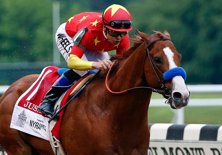Justify, con el jockey Mike Smith, cruza la meta en ElmontYork. Justify, el ganador de la Triple Corona, se retira