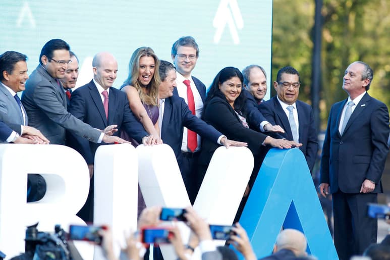 Bursátil. El secretario de Hacienda, José Antonio González Anaya, encabezó en la ceremonia del inicio de BIVA. (EFE)