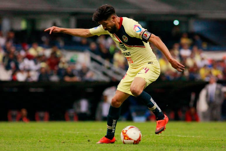 El delantero lagunero Oribe Peralta acumula varios meses sin anotar gol con las Águilas del América. (Jam Media)