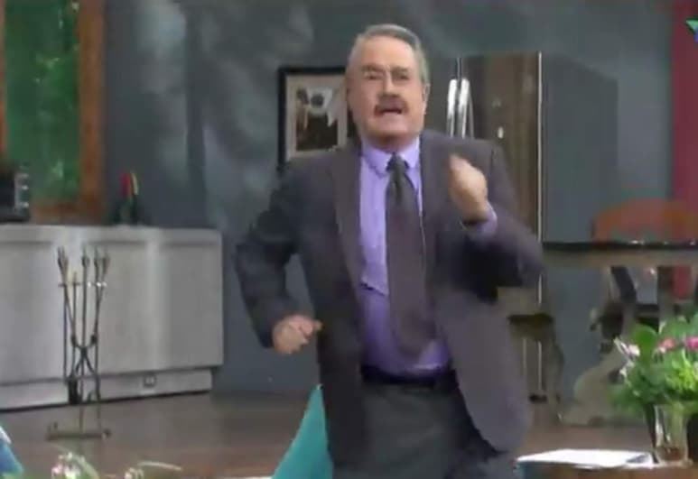 “En reversa, con la chola challenge”, gritó Pedro mientras realizaba el famoso reto. (ESPECIAL)