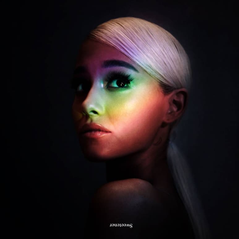 Disco. La cantante presentó su nuevo material titulado Sweetener.