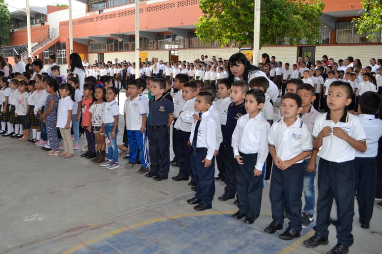 Apoyos. Se ha invertido en diferentes programas para mejorar en educación, apoyando tanto a escuelas como a los alumnos. (EL SIGLO DE TORREÓN)