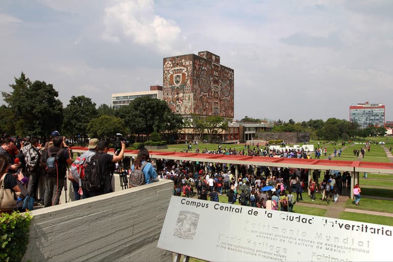 'El mensaje es que las autoridades de la universidad no nos representan ni se preocupan por nuestra seguridad, están en contra de nosotros', dijeron alumnos de la Facultad de Filosofía y Letras. (NOTIMEX)