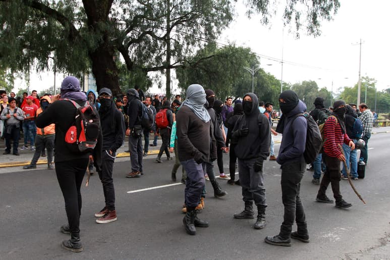 Estos jóvenes fueron identificados por el propio rector de la UNAM, Enrique Graue Wiechers como integrantes de los grupos conocidos como '32', del CCH Azcapotzalco; '3 de marzo', del CCH Vallejo; la 'Federación de Estudiantes de Naucalpan'. (NOTIMEX)