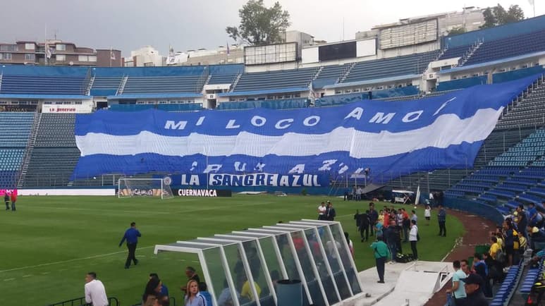 Al parecer, la presencia de Cuauhtémoc Blanco modificó la logística del evento, en la que se dieron cita no más de mil aficionados. (ESPECIAL)