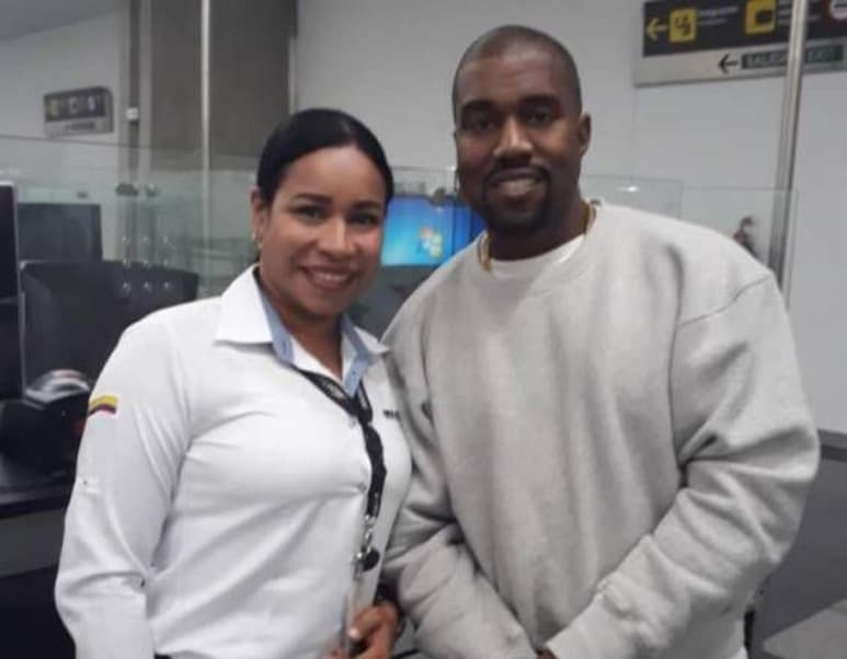 El cantante y compositor estadounidense arribó a suelo colombiano 'en un vuelo privado, hacia las 7:45 de la mañana (12:45 GMT)', indicó la fuente oficial. (ESPECIAL)