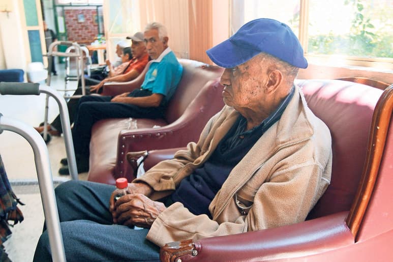 El principal factor de riesgo para contraer la enfermedad es la edad. (ARCHIVO)