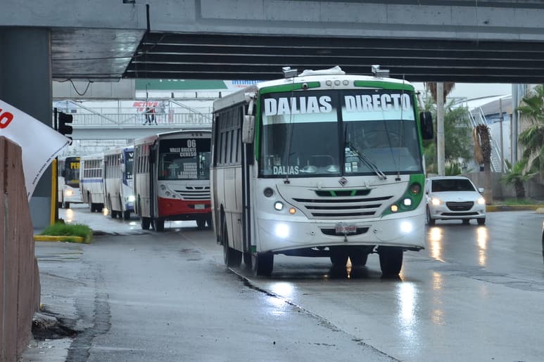 Caso. Los autobuseros urbanos propusieron a la empresa Coxval, S.A., pero tampoco harán ninguna aportación, informa Tafoya Aguilar. (FERNANDO COMPEÁN)