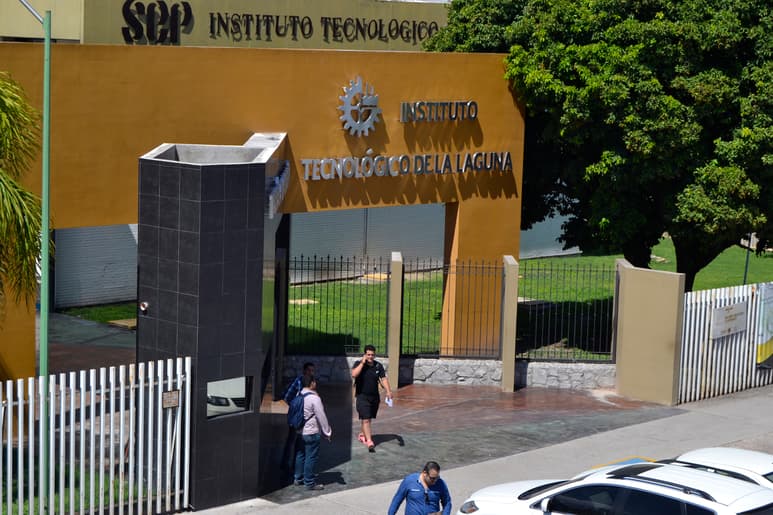 Sin clases. Tec Laguna y Tec Torreón suman dos días en paro para exigir salida de Manuel Quintero; hoy será el tercero. (EDITH GONZÁLEZ)