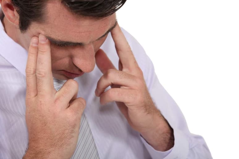 Aunque la migraña no tiene un único factor que lo detone, se puede producir por estrés y por comer algunos alimentos. (ARCHIVO)