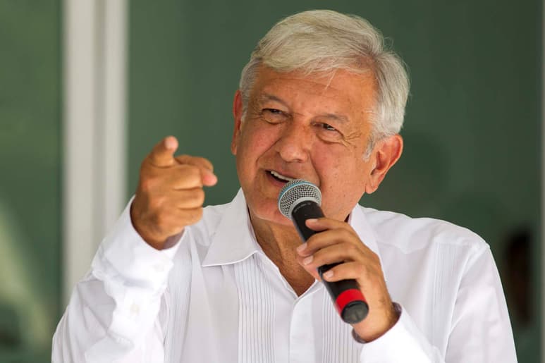 La decisión de continuar la construcción en Texcoco o hacer dos pistas en la Base Militar de Santa Lucia se tomará luego de la consulta pública que será vinculatoria. (NOTIMEX)