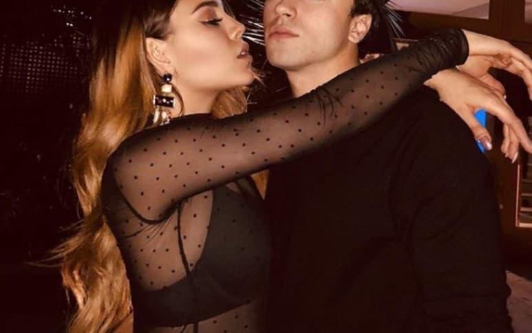 “My Itzanlaurânt love u” es la frase que acompaña una fotografía en la que Danna abraza a Itzan. (ESPECIAL)