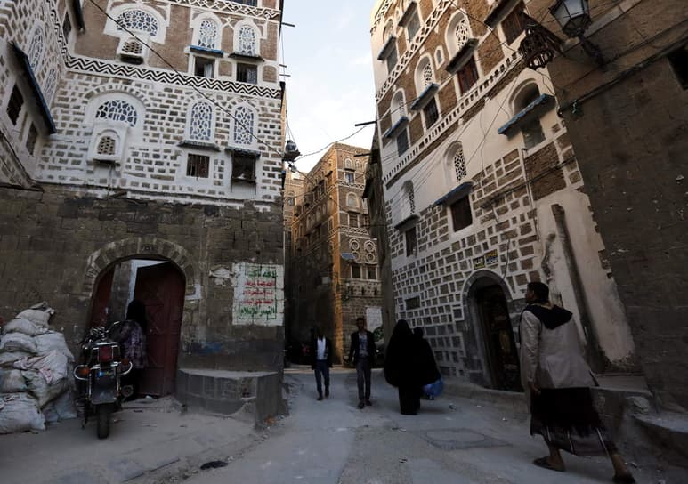 Yemen vive una guerra en la que una coalición liderada por Arabia Saudí que respalda al gobierno de Hadi lucha contra rebeldes chiíes hutíes desde marzo de 2015. (ARCHIVO)