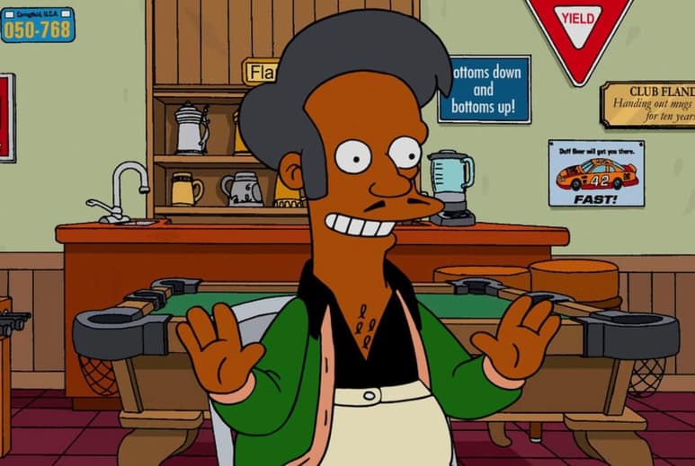 No sigue. El actor Hari Kondabolu, quien da voz al personaje de la serie, renunció continuar haciendo el doblaje. (ARCHIVO)